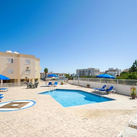 Sofia Apartment 700M Away From The Beach Паралімні Екстер'єр фото